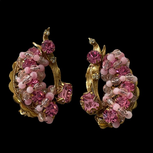 Vintage Pair Of Robert Clip Pink Rhinestone Earrings - Picture 2 of 9